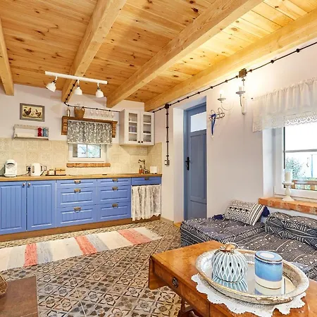 Siedlisko Przystanek Szczescie *