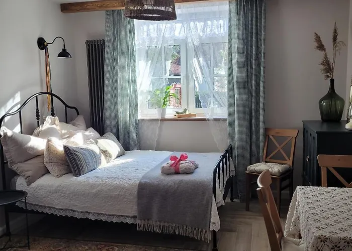 Siedlisko Przystanek Szczescie Piasutno